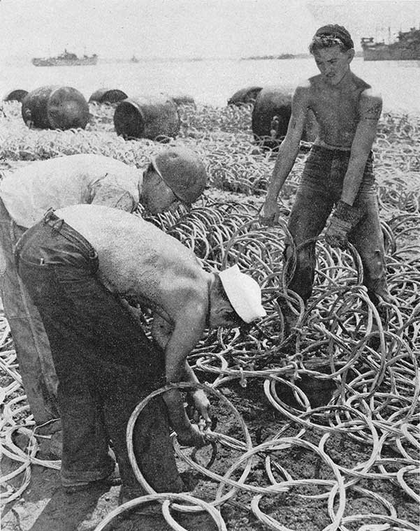 WWII-era workers fabricating anti-submarine torpedo nets at Naval Net Depot
